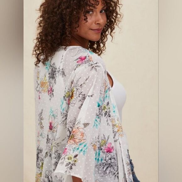 Torrid Women's White Floral Swiss Dot Hi-Low Kimono Size 1/2 - Picture 10 of 10